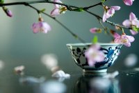 女孩子學(xué)茶藝好還是花藝好？